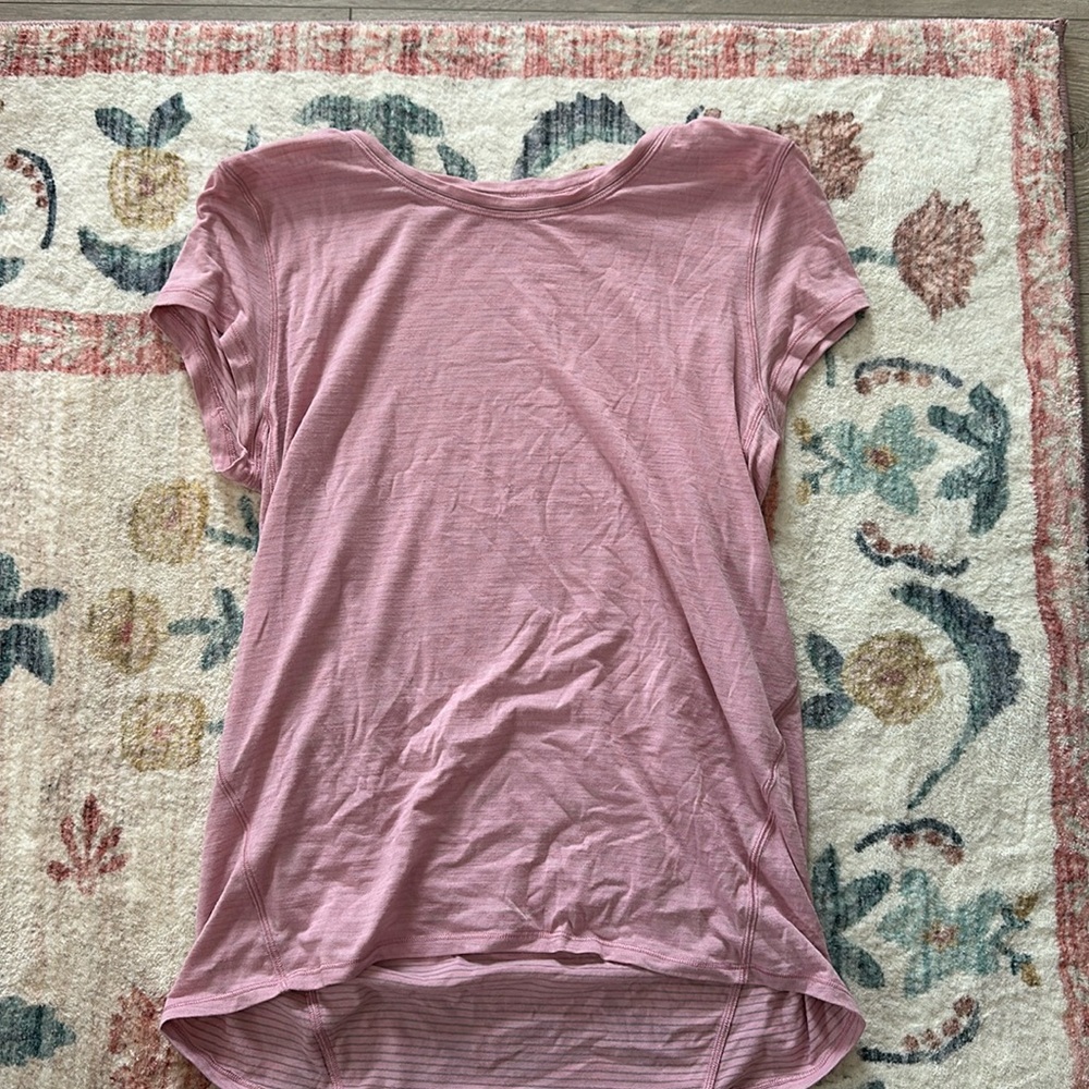 Lululemon top! Size 6!